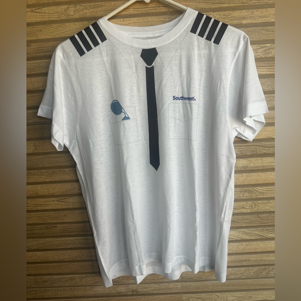Southwest Airlines Dress Up Pilot Costume T-Shirt Youth Large, Women’s Small S